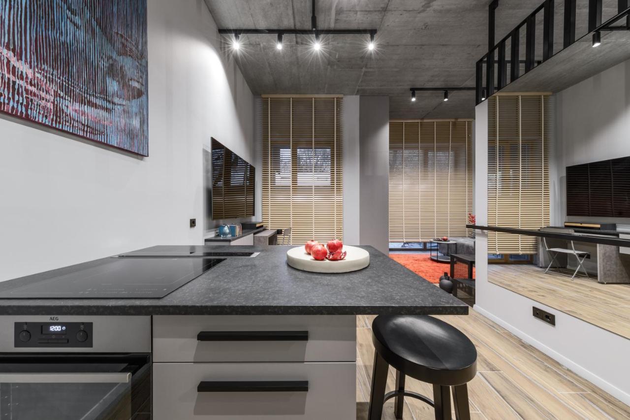 Ivis House Modern Apartment In Vilnius Old Town With Balcony Exterior photo