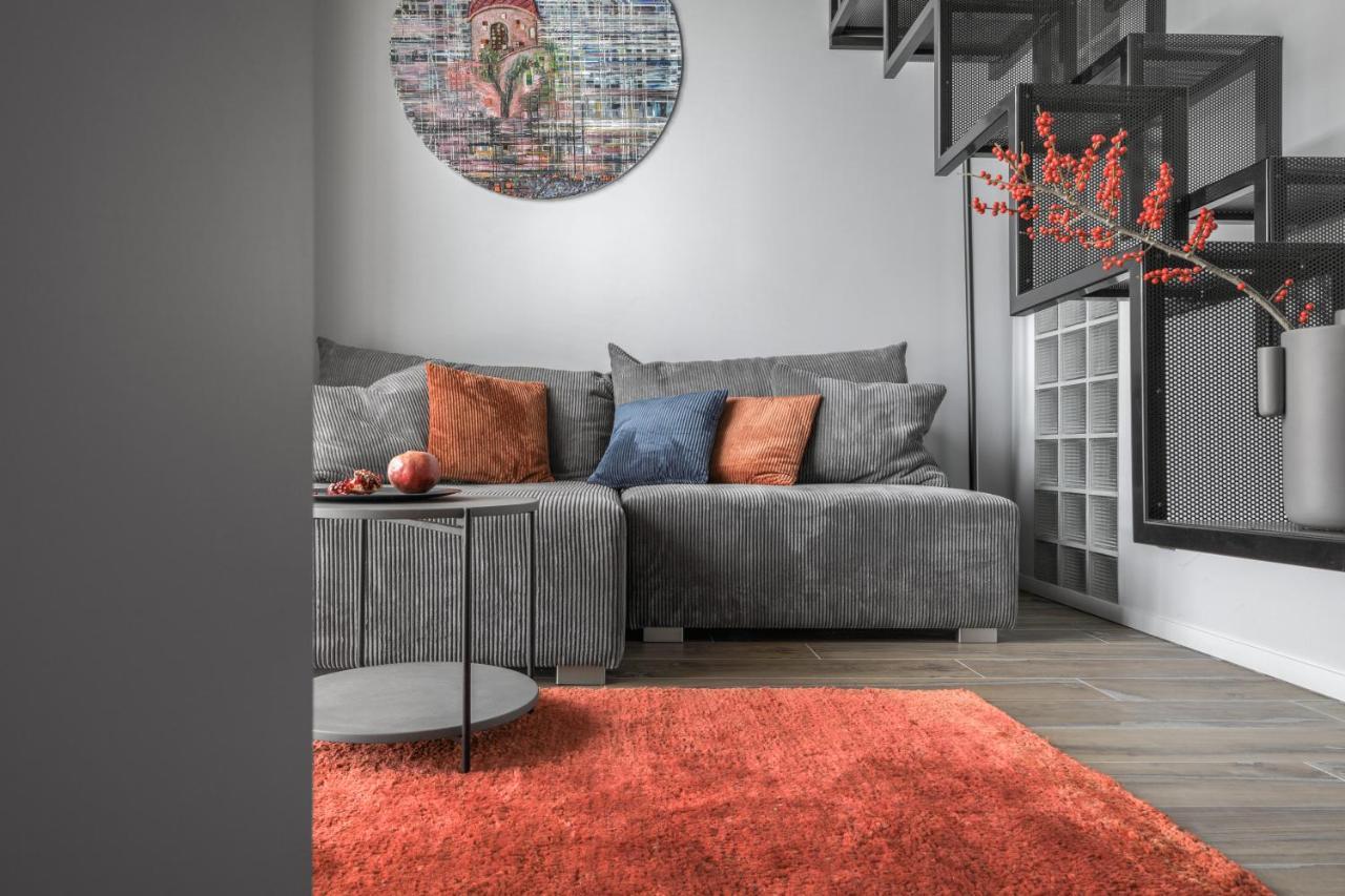 Ivis House Modern Apartment In Vilnius Old Town With Balcony Exterior photo